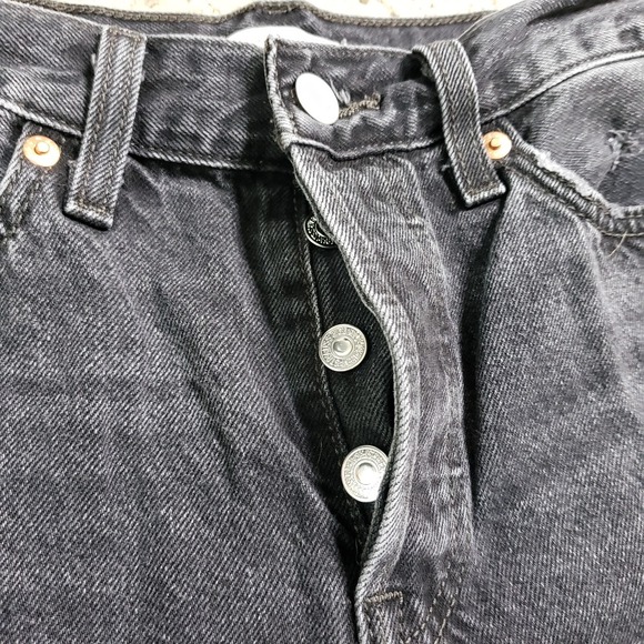 Levi's Wedgie Straight Jeans Women 26x28 Black Raw Hem Premium - Picture 7 of 14